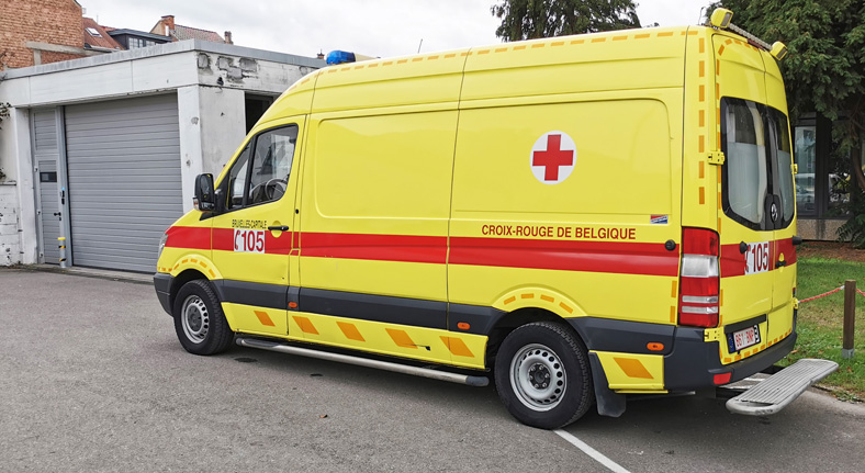 ambulance, croix-rouge