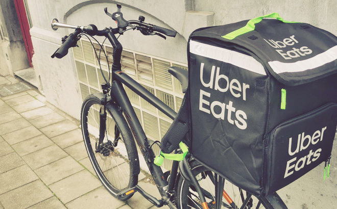 vélo, sac Uber Eats