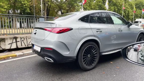 logo arrière Mercedes